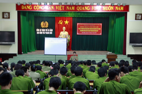 Thanh niên Công an TP Đà Nẵng Nói chuyện chuyên đề Học tập và làm theo tấm gương đạo đức Hồ Chí Minh